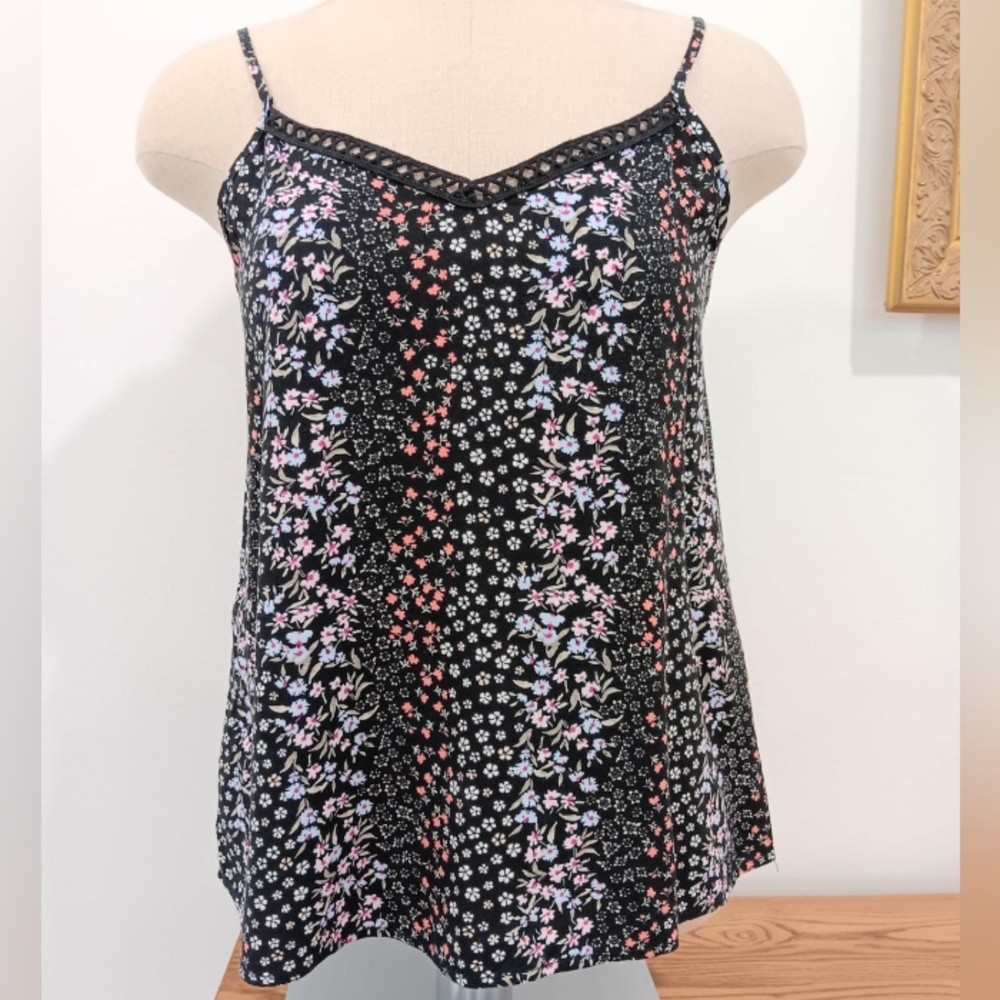 SO Black Floral Flowy Top XS